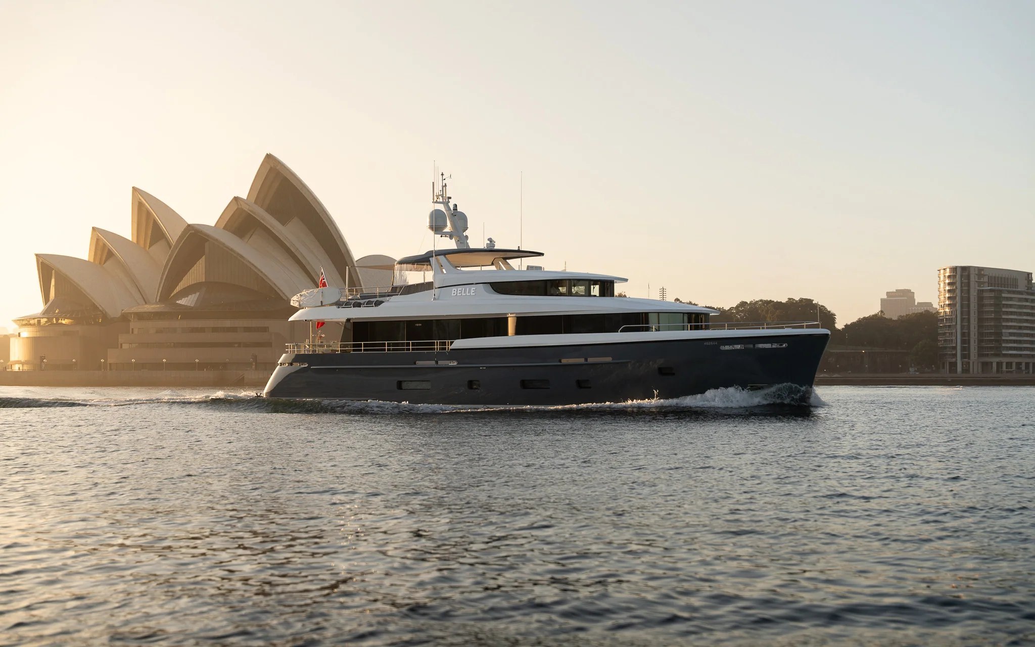 M/Y Belle passing the Sydney Opera House