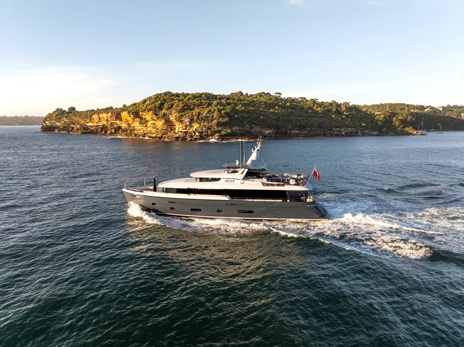 M/Y Belle, Running past Sydney Heads