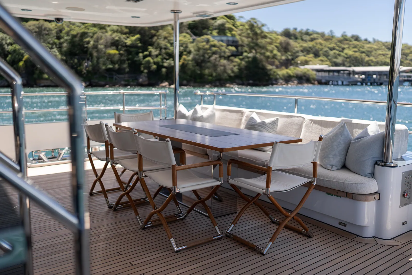 M/Y Belle, Aft deck dining