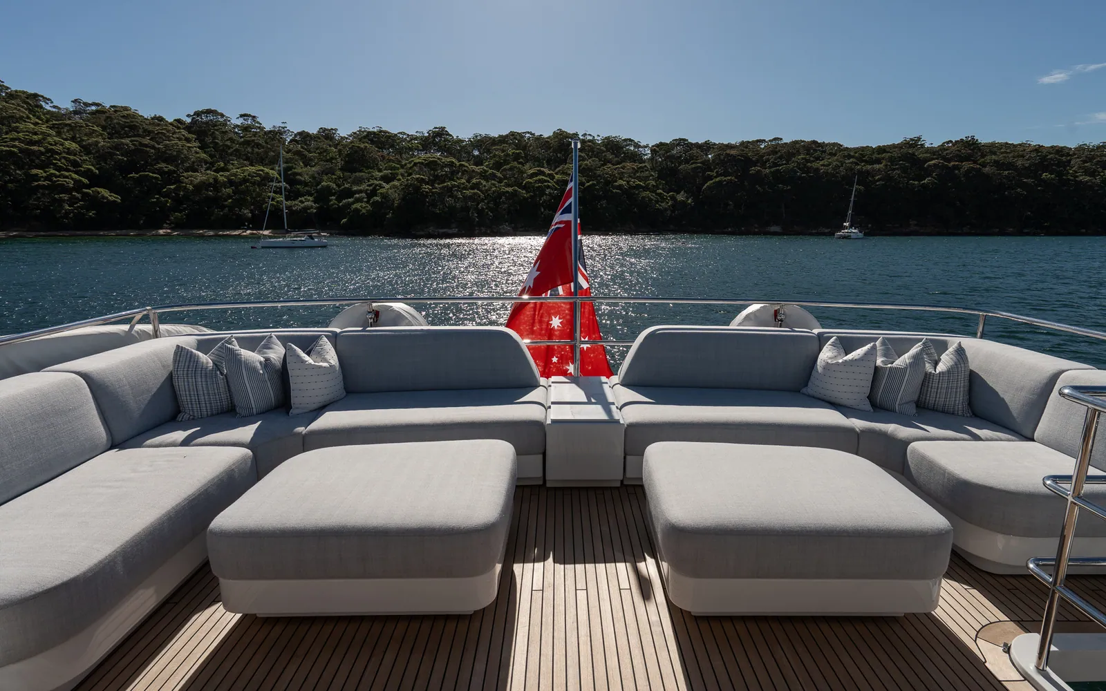 M/Y Belle, Sun lounges, upper deck